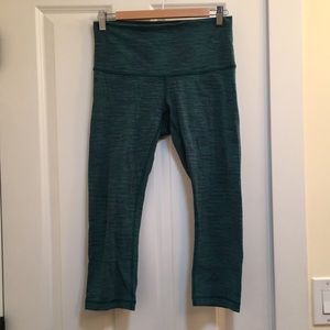HR lululemon crops